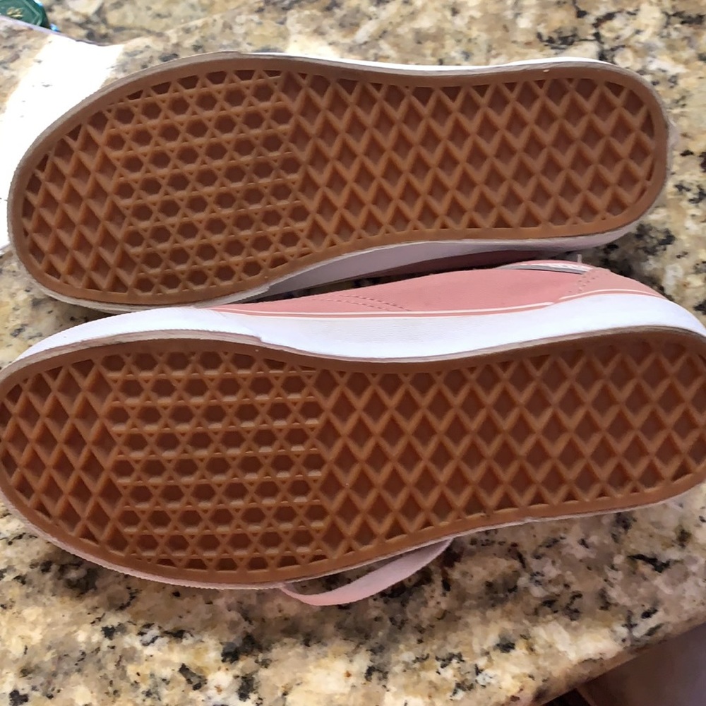 Vans - Picture 2 of 4